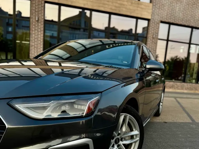 Audi A4 - фото 4