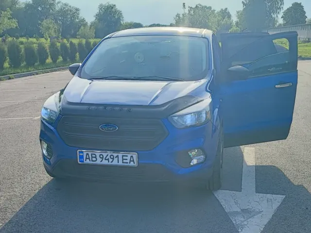 Ford Escape - фото 1