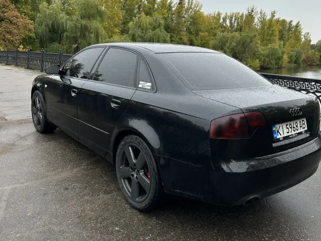 Audi A4 - фото 2