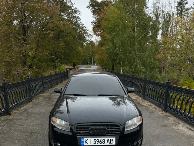 Audi A4 - фото 1