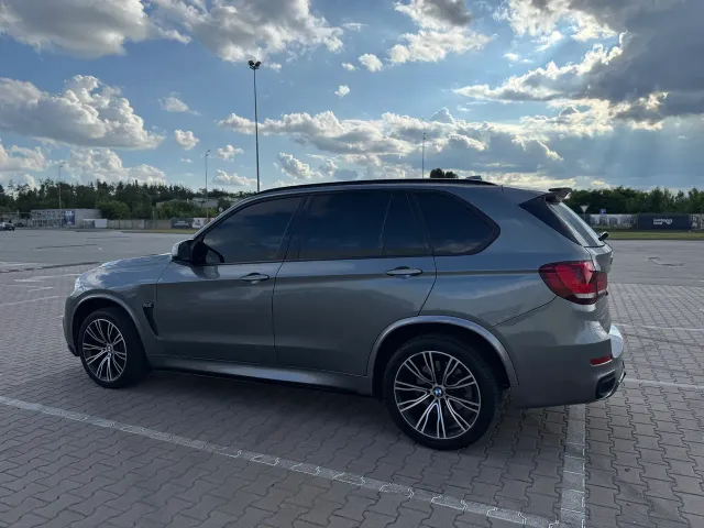 BMW X5 - фото 4