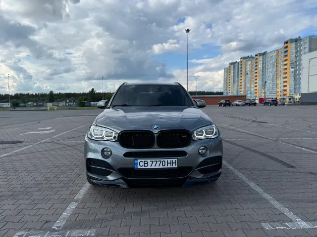 BMW X5 - фото 1