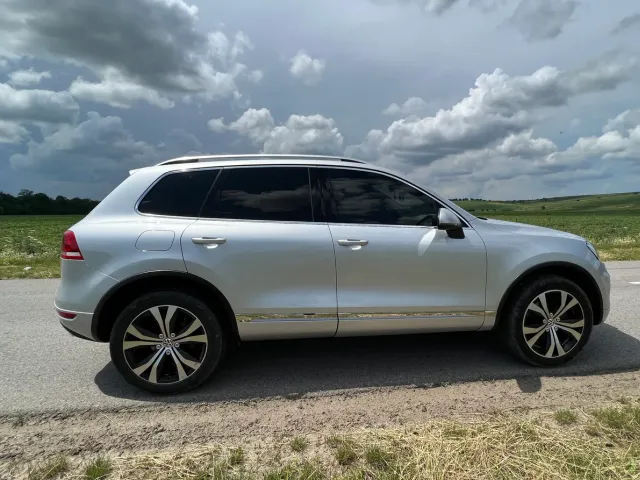 Volkswagen Touareg - фото 5