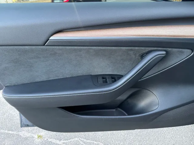 Tesla Model 3 - фото 5