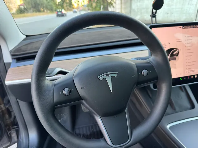 Tesla Model 3 - фото 2