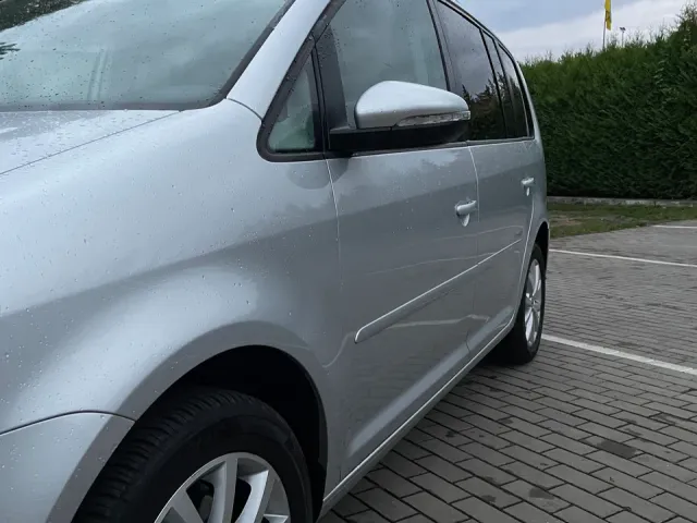Volkswagen Touran - фото 3