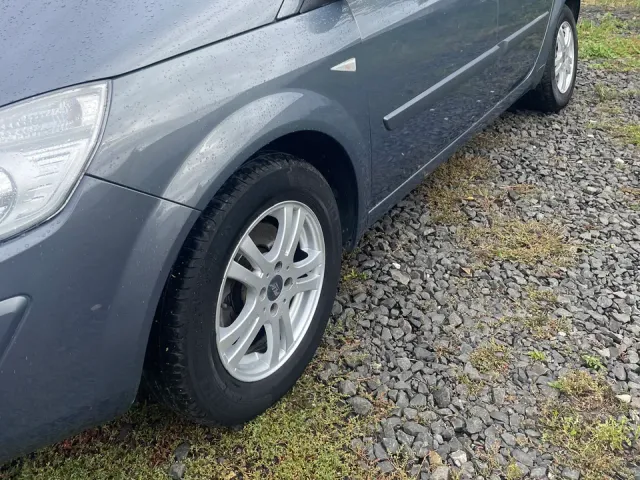 Renault Scenic - фото 4