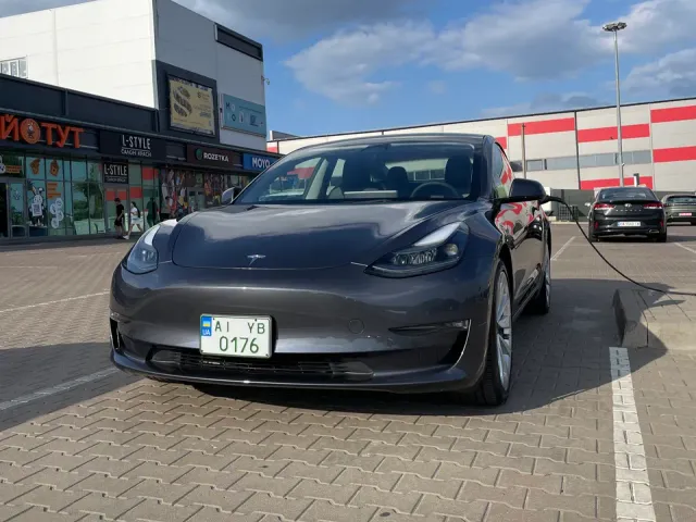 Tesla Model 3 - фото 4