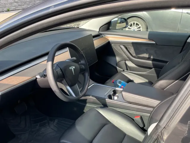 Tesla Model 3 - фото 3