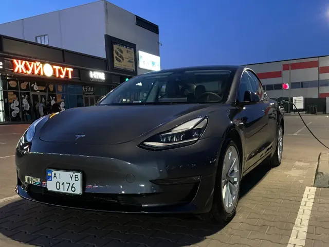 Tesla Model 3 - фото 2