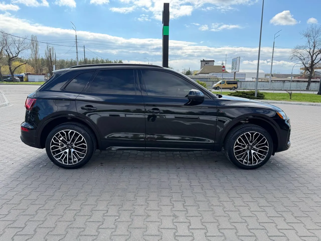 Audi Q5 - фото 12