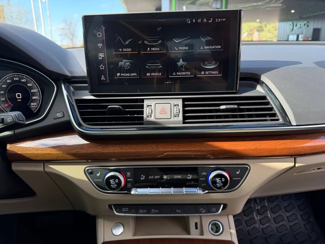 Audi Q5 - фото 35