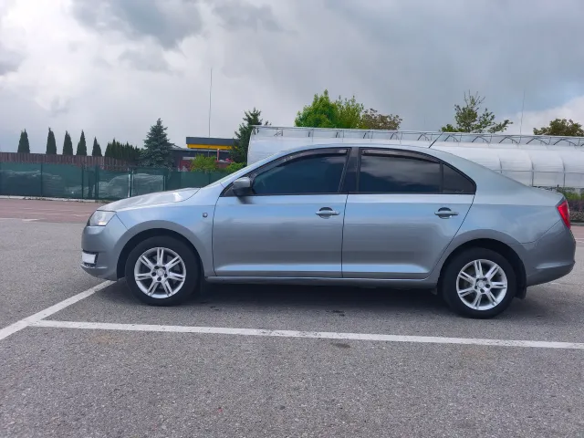 Skoda Rapid - фото 5