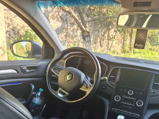 Renault Megane - фото 4