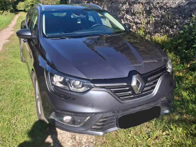 Renault Megane - фото 1