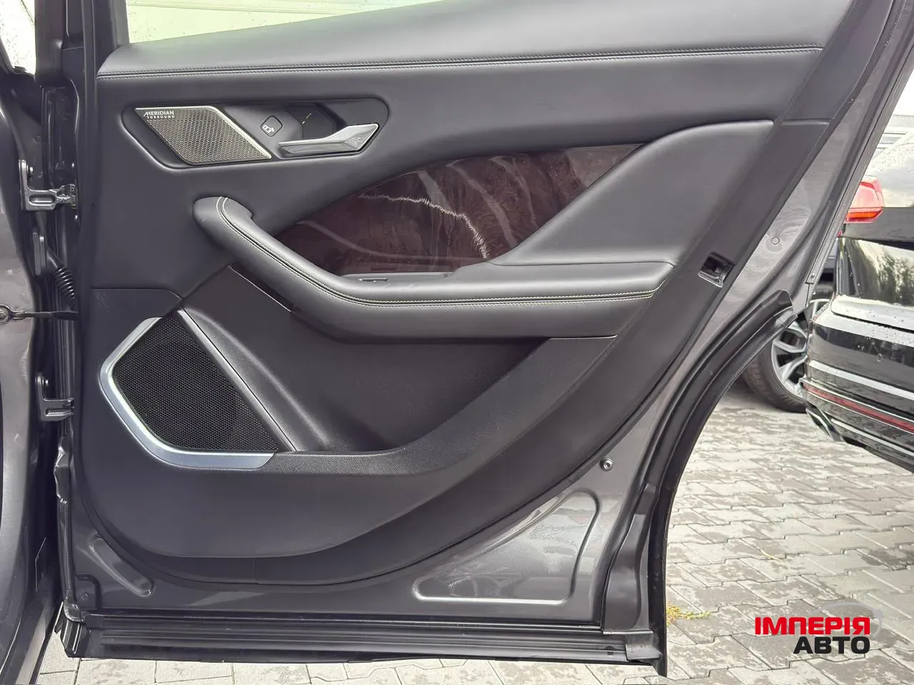 Jaguar I-Pace - фото 21