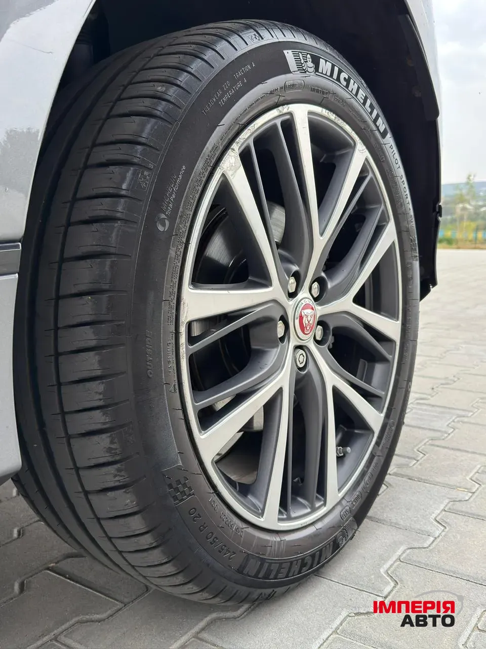 Jaguar I-Pace - фото 58