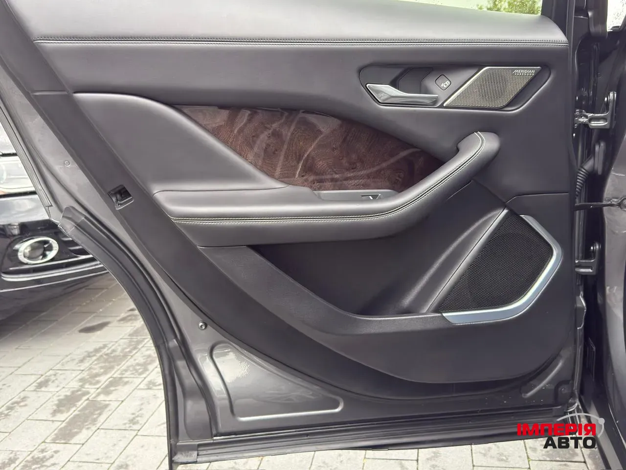 Jaguar I-Pace - фото 24