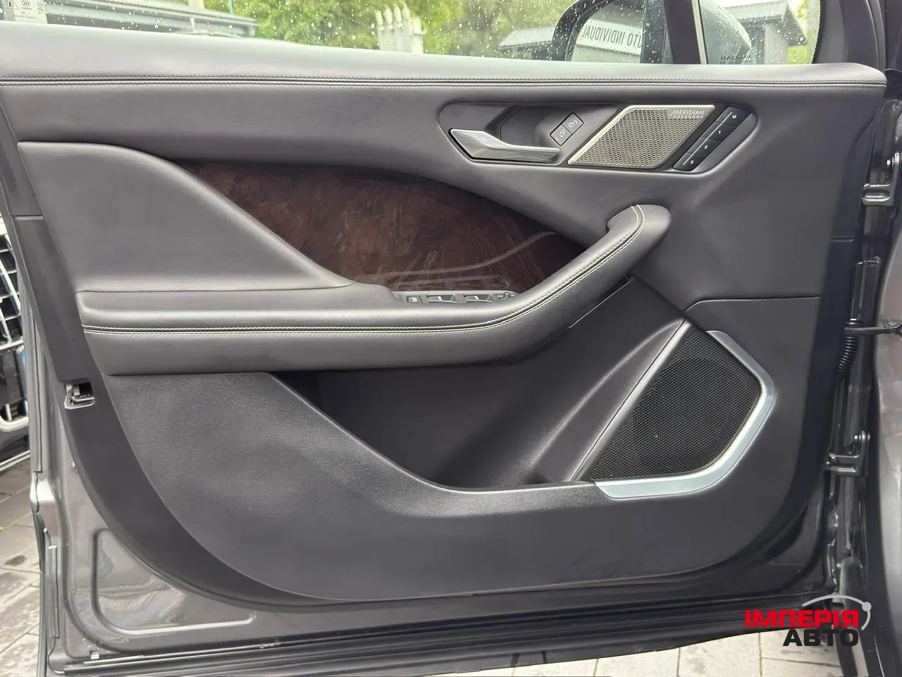 Jaguar I-Pace - фото 22