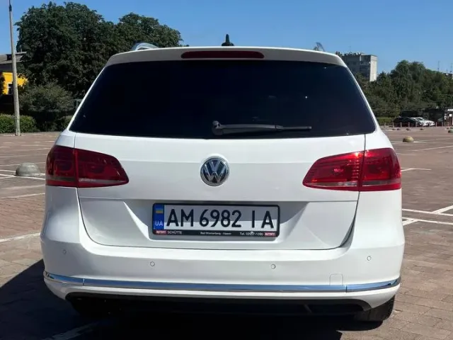 Volkswagen Passat - фото 4