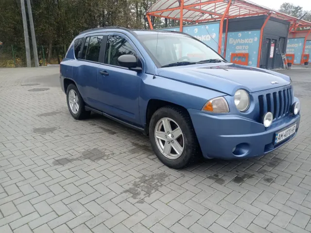 Jeep Compass - фото 1