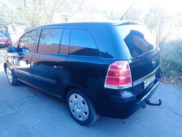 Opel Zafira - фото 3