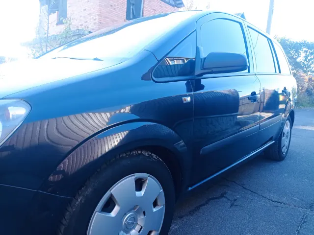 Opel Zafira - фото 1
