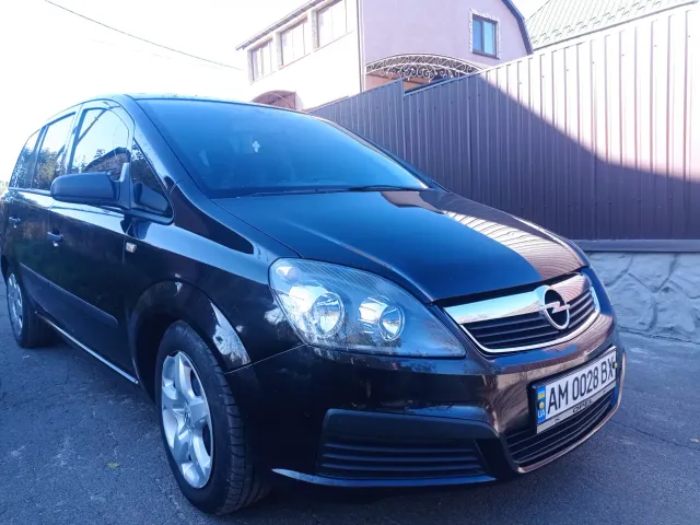 Opel Zafira - фото 5