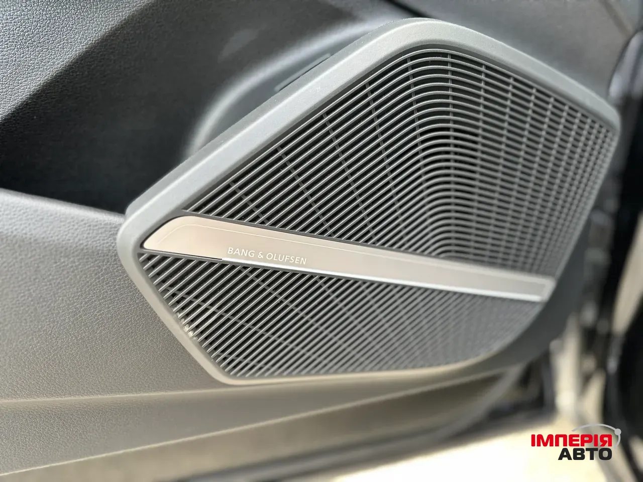 Audi SQ5 - фото 7