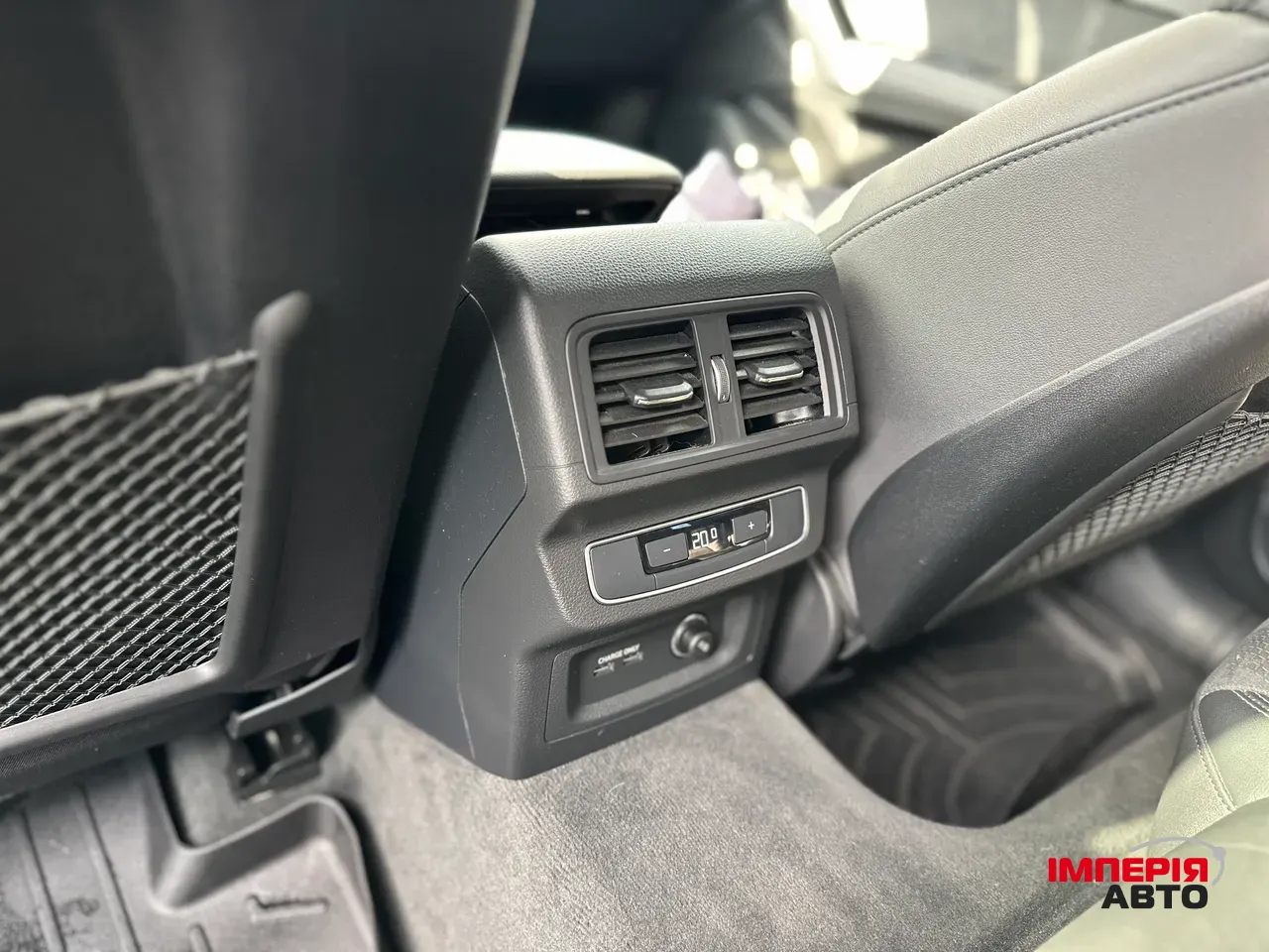 Audi SQ5 - фото 6