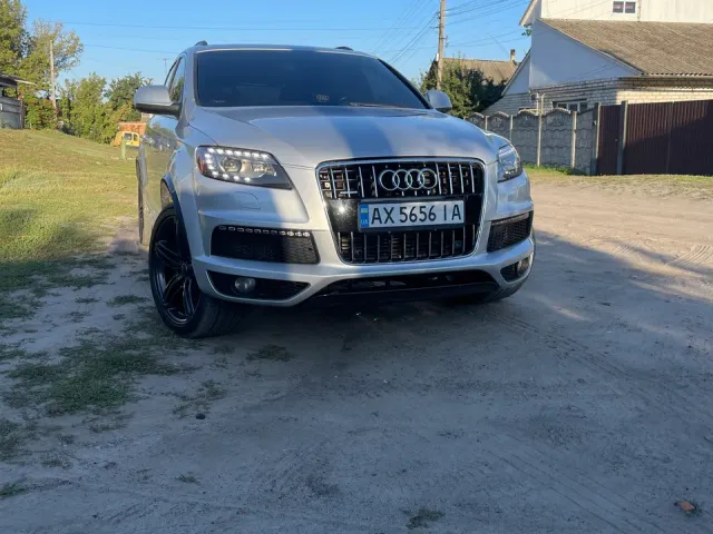 Audi Q7 - фото 1