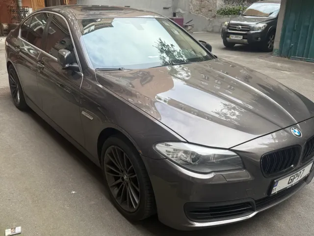 BMW 5 серії - фото 1