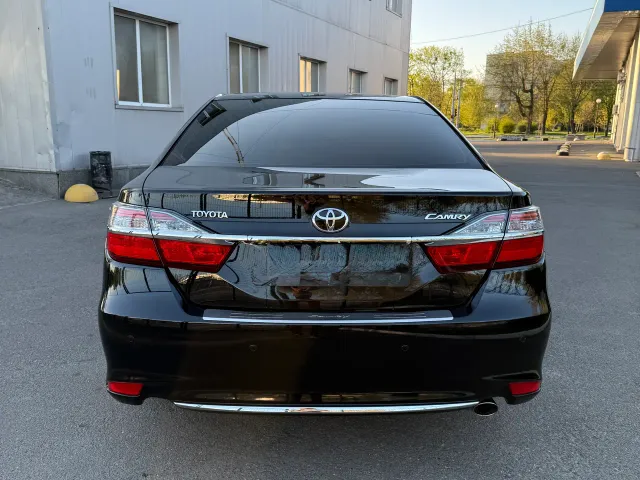 Toyota Camry - фото 4