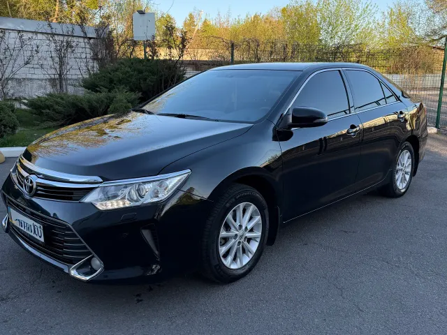 Toyota Camry - фото 2