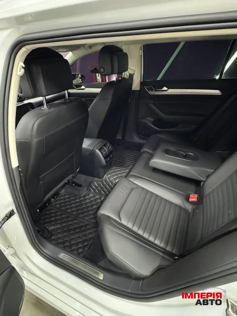 Volkswagen Passat - фото 12