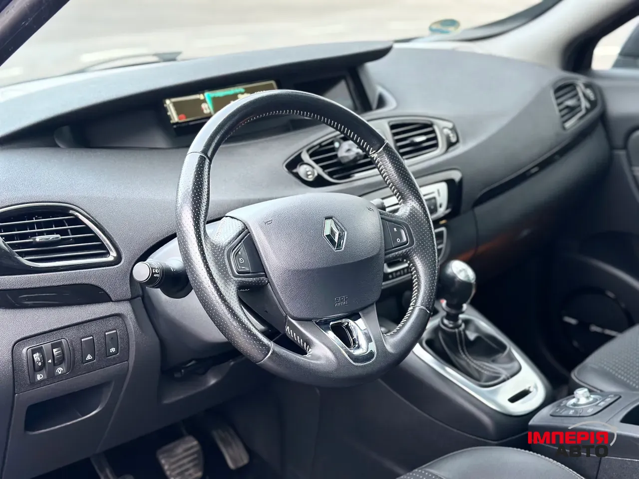 Renault Scenic - фото 10