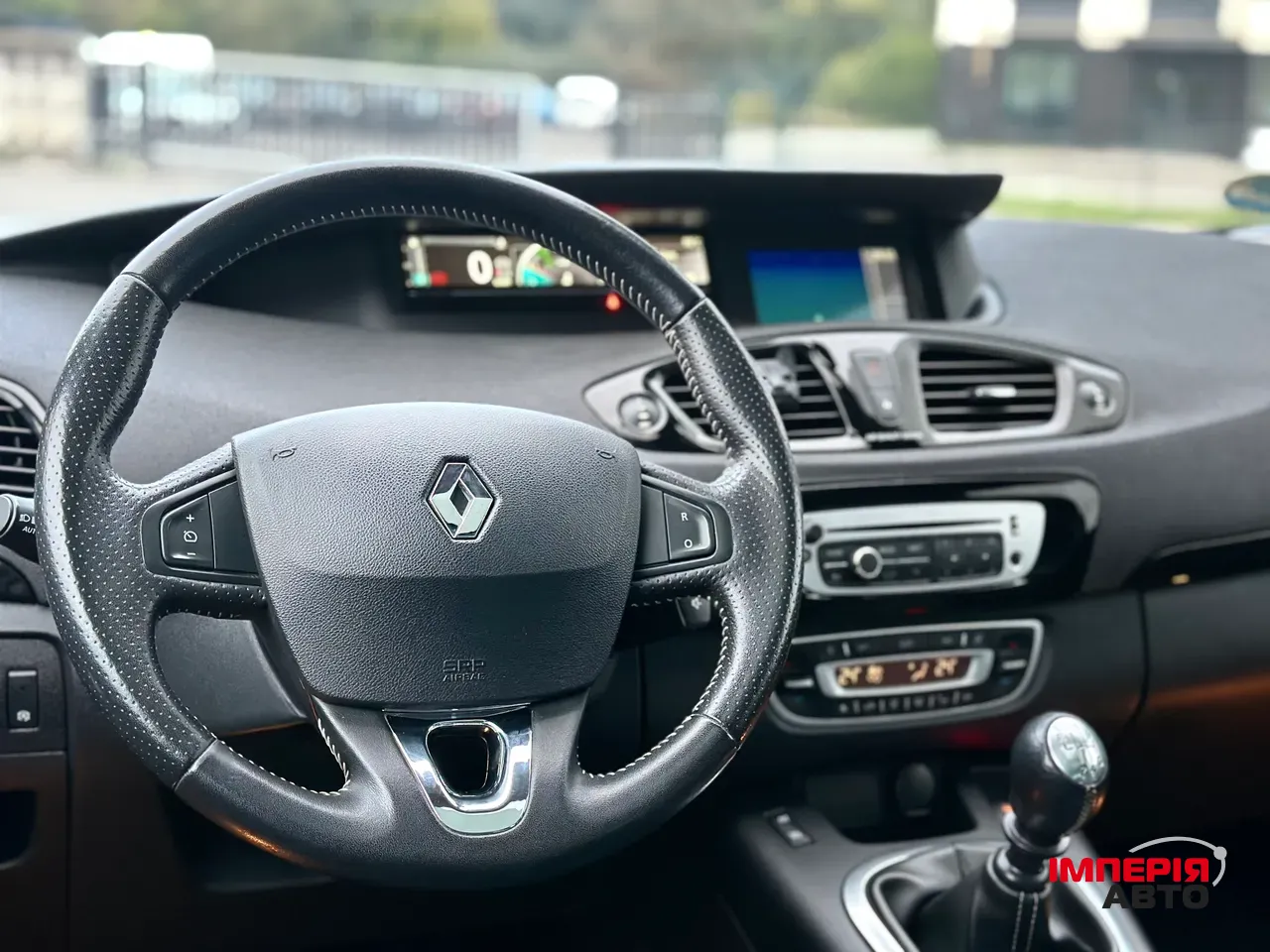 Renault Scenic - фото 9