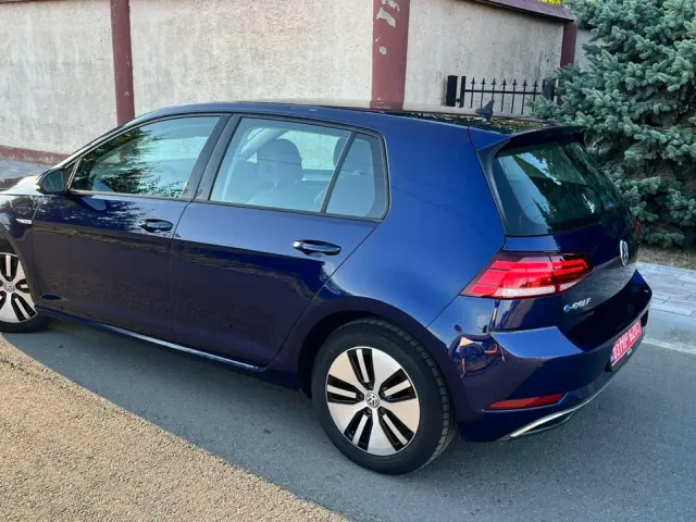 Volkswagen Golf - фото 3