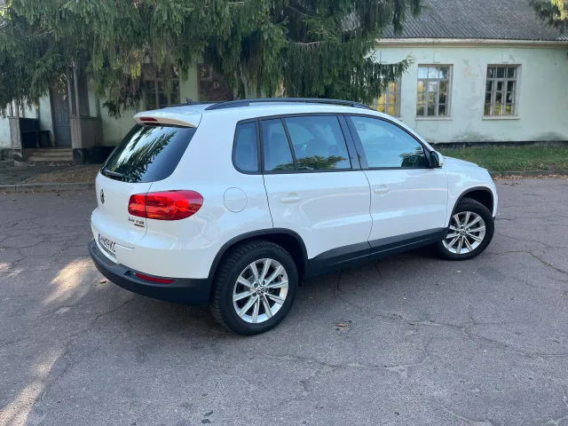 Volkswagen Tiguan - фото 2