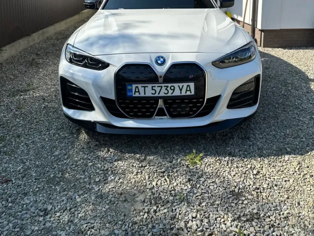 BMW i4 - фото 2