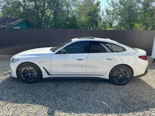 BMW i4 - фото 4