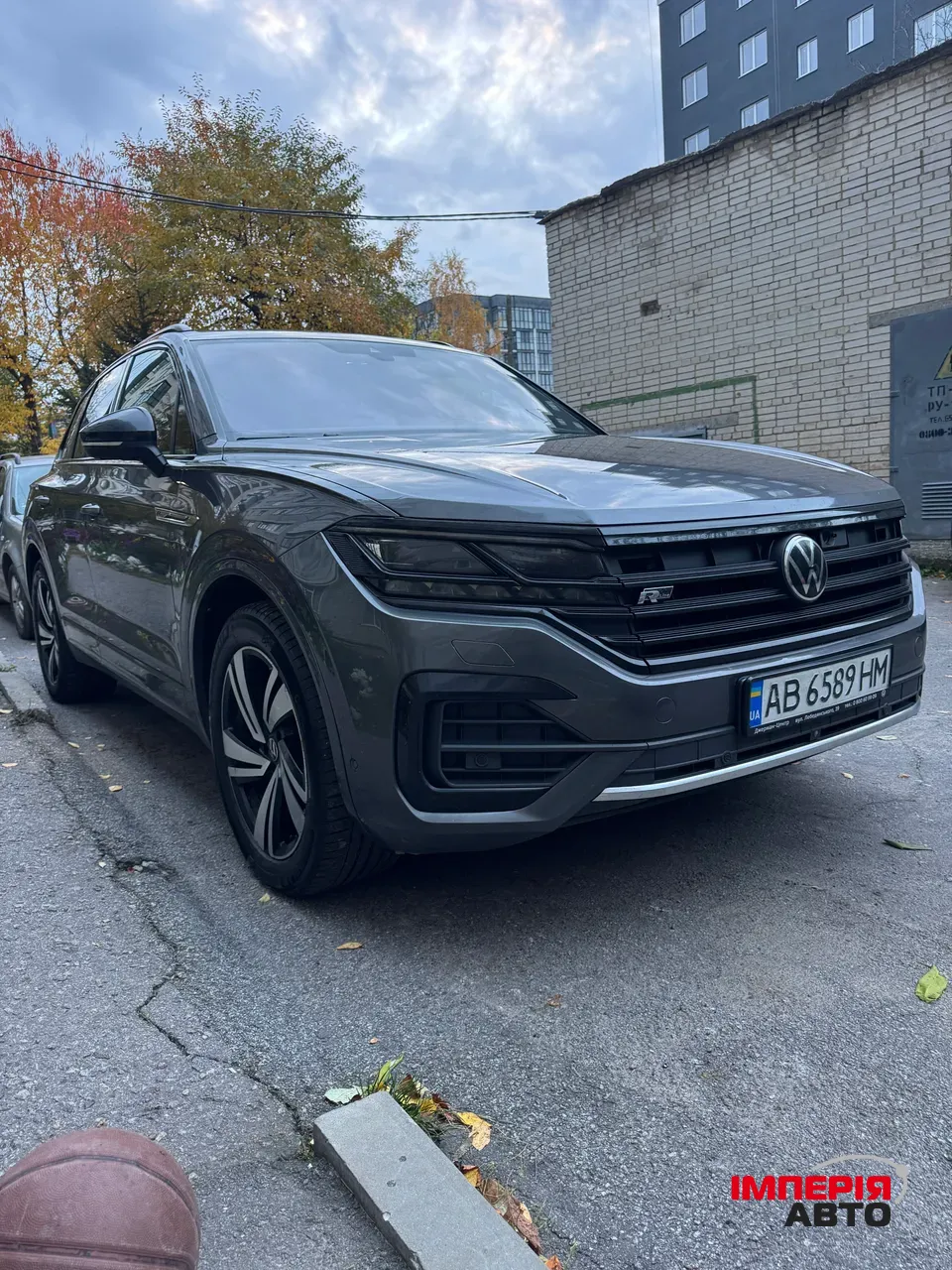 Volkswagen Touareg - фото 1