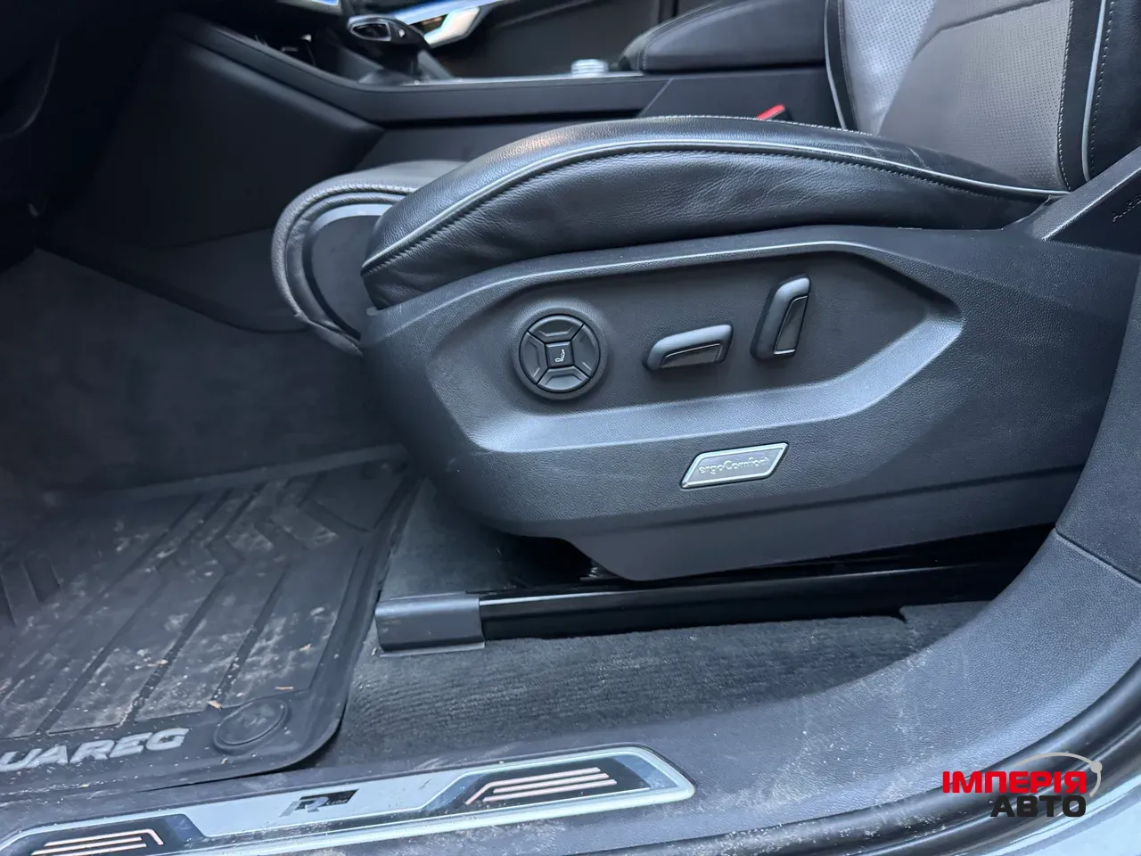 Volkswagen Touareg - фото 5