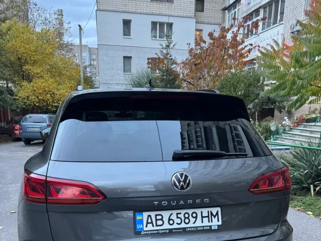 Volkswagen Touareg - фото 4