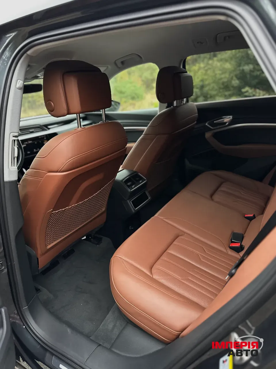 Audi e-tron - фото 18