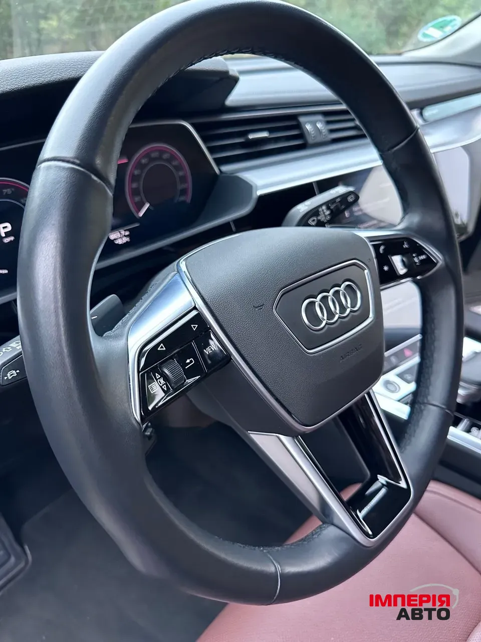 Audi e-tron - фото 21