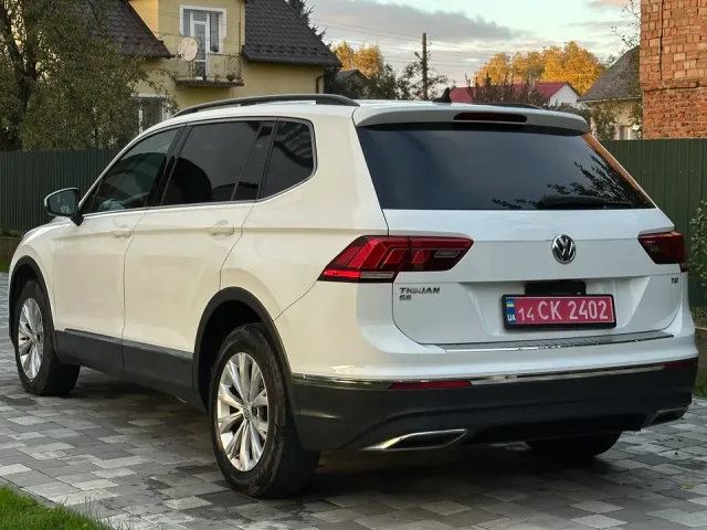 Volkswagen Tiguan - фото 4