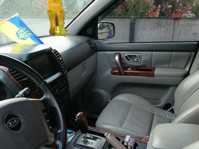 Kia Sorento - фото 2