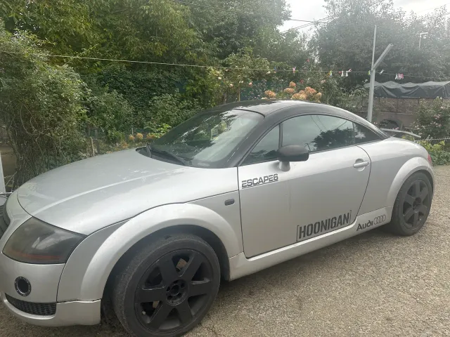 Audi TT - фото 1