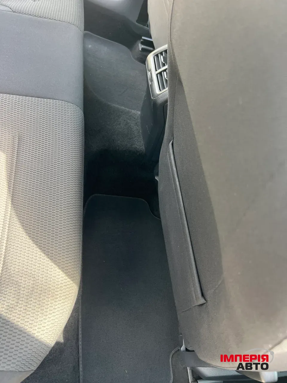 Volkswagen Golf - фото 18